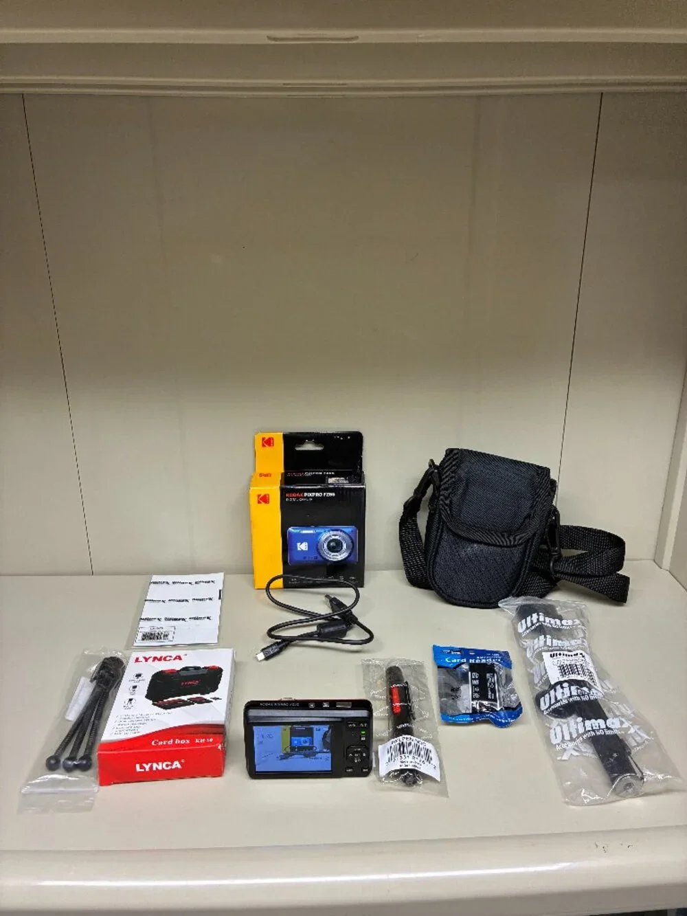 Kodak Pixpro FZ55 Red Digital Camera 16MP 5x Optical Zoom Compact Camera Bundle